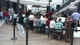 Piano Monster Concert | Star Wars played at the mall!