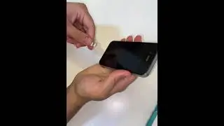 Charging an iPhone 4 with a lightning connector
