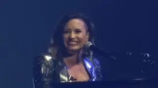 Demi Lovato - 