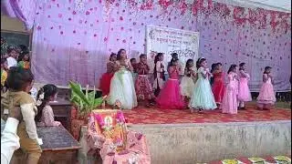 Std 4th students Dance Papa Mere Papa 