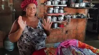 #presentes. Rosária ganhou muitos presentes e ficou muito feliz e agradecida.
