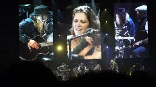 BETH HART - sugar shack (with incredible perc. & drum solo) - live Lanxess Arena, Cologne 18.11.2024