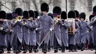 Queen Elizabeth&rsquo;s March.Grenadier Guards