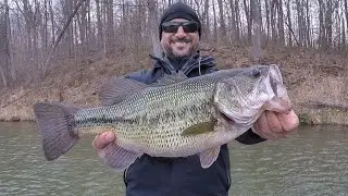 Catching GIANT Pre-Spawn Bass on a Pressured Lake  (Spring Bass Fishing)