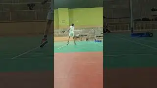 full court practice session🏸