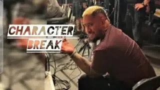 Solo Sikoa breaks character during Roman reigns chant song off air after WWE NOC - WWE RAW SMACKDOWN