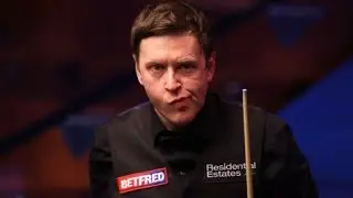 Worst snooker referee in the world, bar none 😯