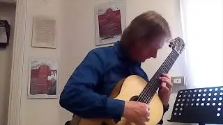 inside music, lutherie Exhibition in Rome, David Russell tries a classical guitar by Leonardo Manni
