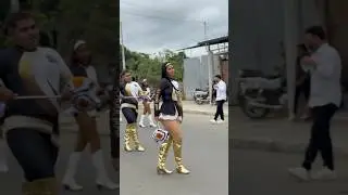 Eliana la bastonera m&aacute;s viral del Ecuador ❤️✅ #bastoneras #desfile #viralshort