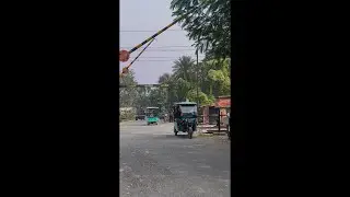 Railgate Crossing Scenario : Busy Level crossing Scene : Eastern railway