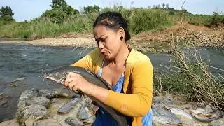 Catch fish bay hand at stone in river #fishingvideo #fish #cute #shortsvideo
