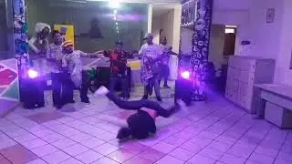 bboy cec&eacute;u participa do hip hop break zona leste .. com detroit break