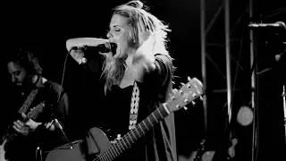 Ann Jangle - Nun With a Gun  (Live)
