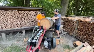 Splitting Huge Red Oak For BBQ Customer #firewood