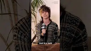 EMO HIPPIE COMMUNITY WHERE EVERYONE JUST VIBES! #vibes #shorts #podcast