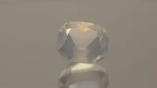 WHITE CLOUDY MILKY QUARTZ (E9H8Q4JX)