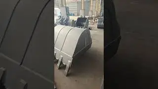 bucket spray painting#excavatorbucket #excavator #ExcavatorAttachments #mining