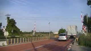 Spoorwegovergang Păulești (RO) // Railroad crossing // Trecere la nivel