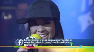 Arely llega a cantar
