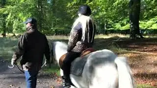 Lars og Leonora i Dyrehaven