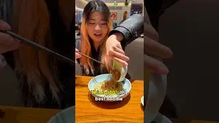 100% best noodles in Shanghai China!! Crab Roe Noodle #china #asianfood #chinesefood