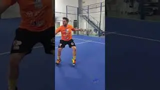 Saque y Volea #padel #padelmania #padelindoorpriego #ejercicio #padeladdict #padelcompeticion