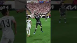 The First 5* Skiller CENTRE-BACK of FIFA23 is insane!! 😱 #fifa #fifa23 #fut #shorts