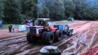International Harvester 4586 V8 4x4 full pull at Lynden