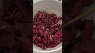 Как сделать из халяльной еды в Нью-Йорке знаковые блюда из баранины и риса #еда #рецепт