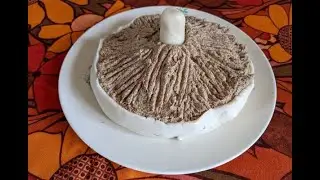 Retro Mushroom Cake.  Easy Classic British Children&rsquo;s Birthday Cake.