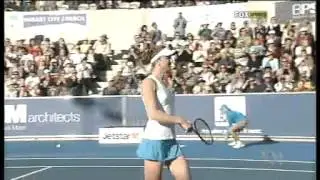 Venus Williams heads to Hobart
