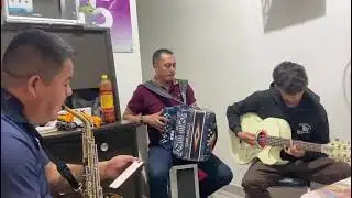 Deja tus cargas norte&ntilde;o sax