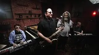 Devin G & the Wonder Vault covering 