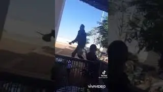 manifestation je joie du brave soldat Malien