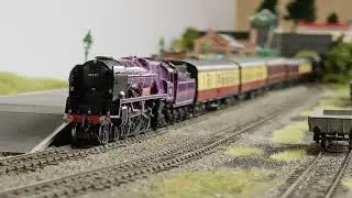 HM181 Hornby's Taw Valley purple with Locomansounds West Country Project