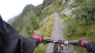 Patscherkofel +2.246m (Austria): Climb and descend on green single trails back to Innsbruck valley.