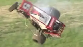 Matt McDonald Flips OUT OF THE TRACK @Circle City Raceway - Indiana Sprint Week Time Trials