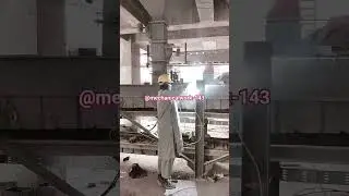 deep pan conveyor skirt board fitting.#conveyor #mechanical #machine #engineering #shorts #video