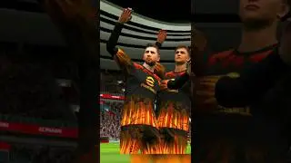Messi and Ronaldinho's Iconic Goal Celebration Tactics: 😈 #efootball #shorts