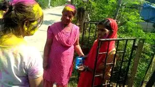 Alka Triwedi playing holi in Dvc colony