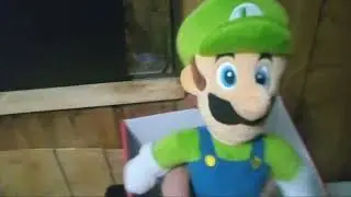 Yoshi on a big chair (Raw version)