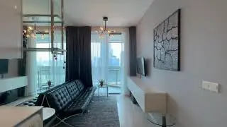 Rare Designer Decorated 1 Bedroom 452sqft City Gate for Rent