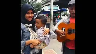 sia sia menghara cintamu _ Wulan pengamen jalanan bersuara emas #tarara  #dangdut