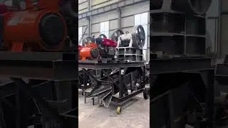 This small mobile jaw crusher with a vibrating screen is highly efficient and convenient.