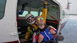 My first skydive. Tandem jump from 13000 feet.