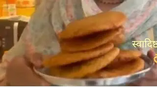 सुमन बहन की रसोई  is live राधे राधे जय श्री कृष्णा आज हम बना रहे हैं आलू की कचोरी स्वादिष्ट 👌🥔