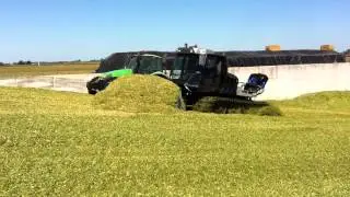 Snow Groomer for collecting silage from Prinoth