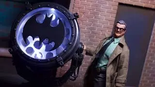 One:12 Collective Commissioner James Gordon and Bat Signal - Deluxe Edition Review by d_amazing