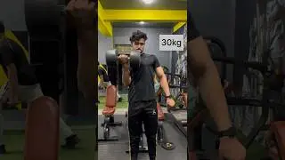 One hand challenge accept 30kg dumbbell #bodybuilding #fitness #workout #bodybuildinglife