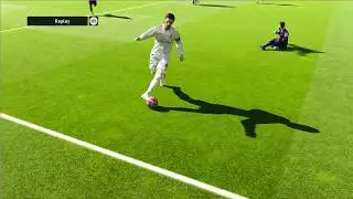 Sergio Ramos tackling Messi in the clasico | PES 2020 realistic mods